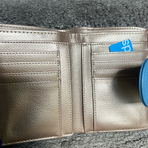 Buxton Lattice Detail Wallet - Picture 4 of 5